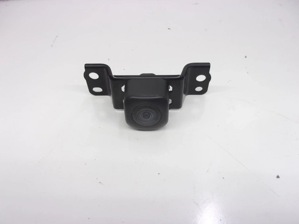 Pre-Owned 2017-2022 Toyota Highlander Grille Mtd Surround Front View Camera 867900E081 OEM (Good)