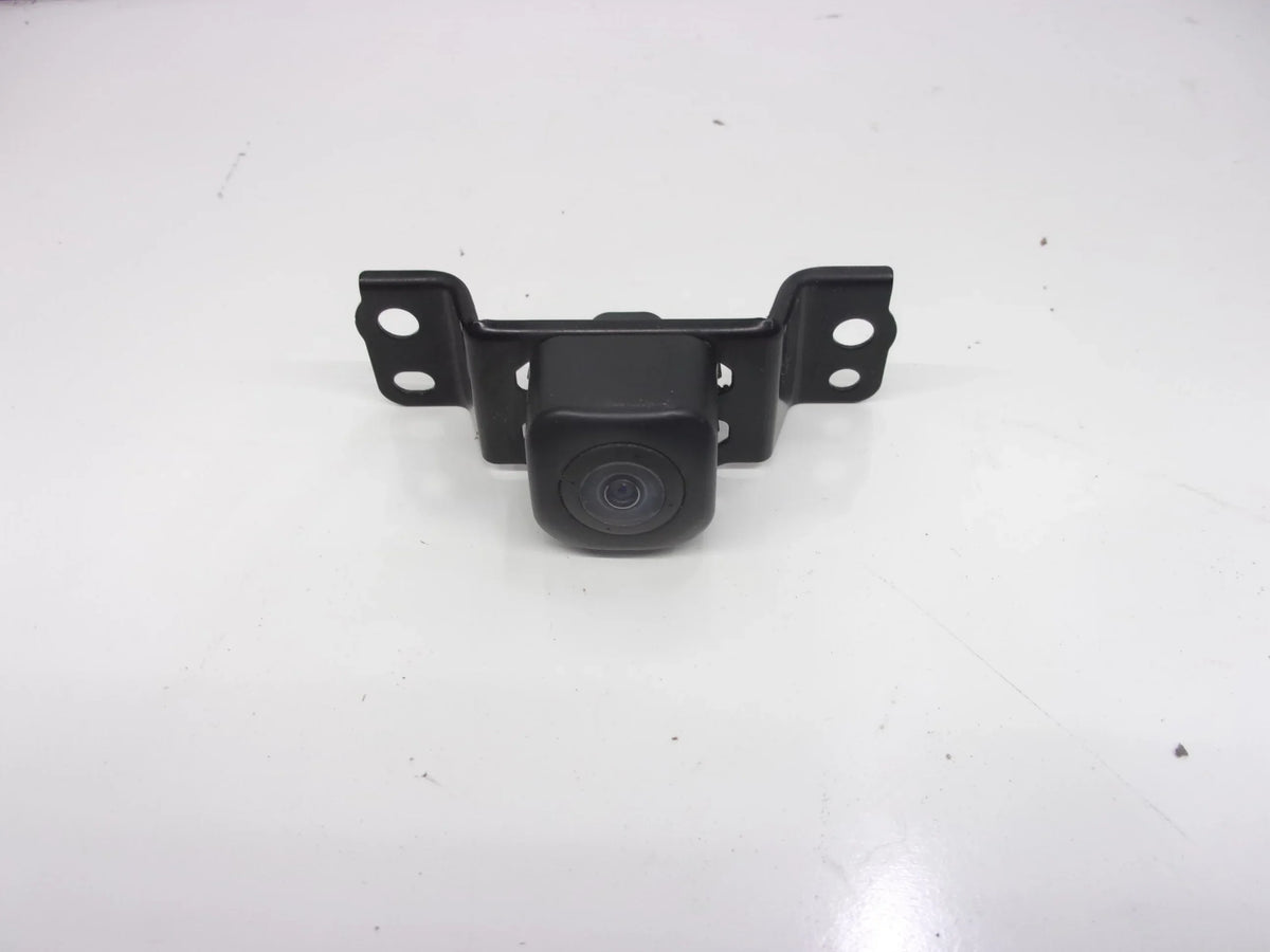 Pre-Owned 2017-2022 Toyota Highlander Grille Mtd Surround Front View Camera 867900E081 OEM (Good)